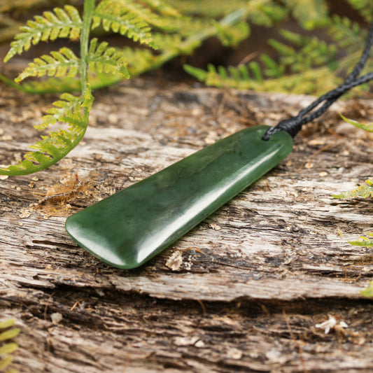 NZ Greenstone Medium Freeform Toki Pendant (BT606) Hapopo Pounamu