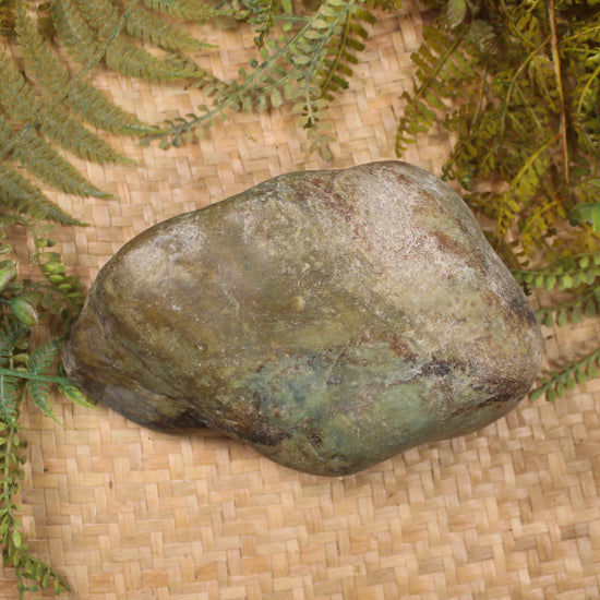 Freeform Pounamu Sculpture - Flower Jade Pounamu - NZ Greenstone