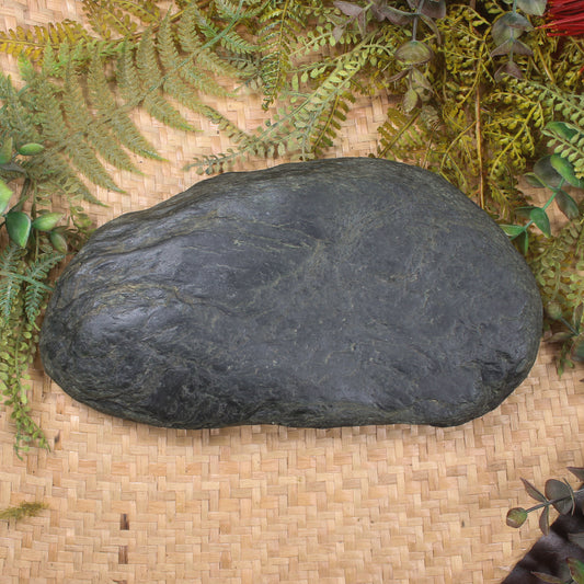 Freeform Touchstone sculpture Kawakawa pounamu - NZ Greenstone