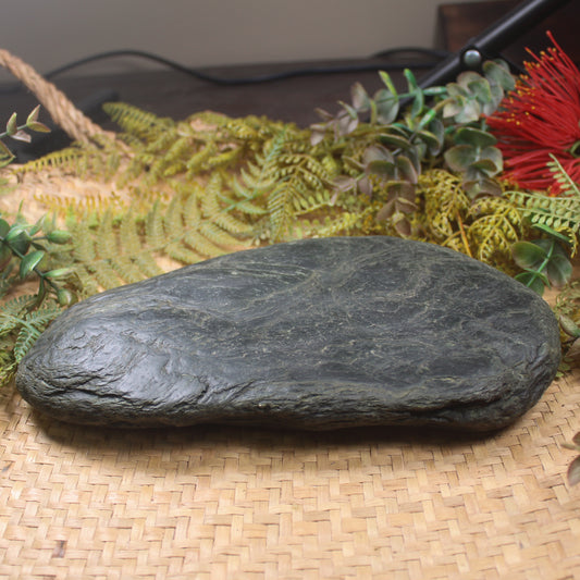 Freeform Touchstone sculpture Kawakawa pounamu - NZ Greenstone