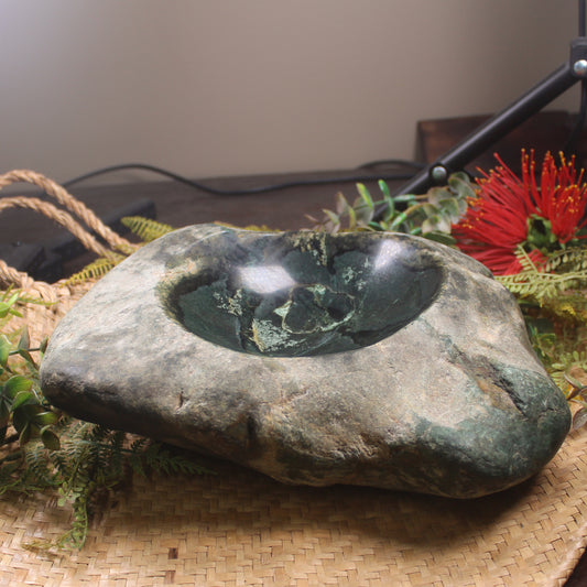 NZ Serpentine Bowl