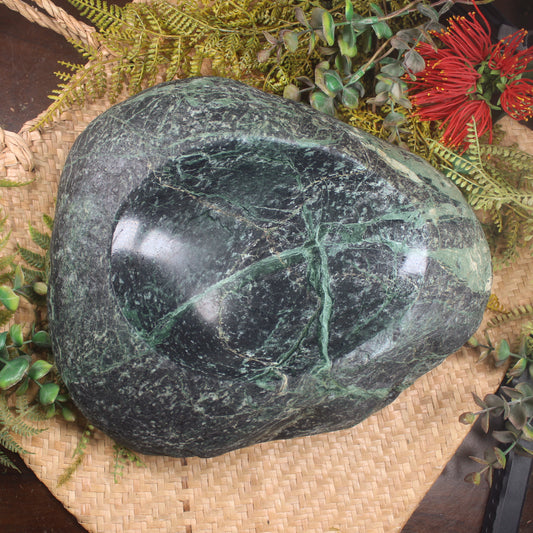 NZ Serpentine Bowl