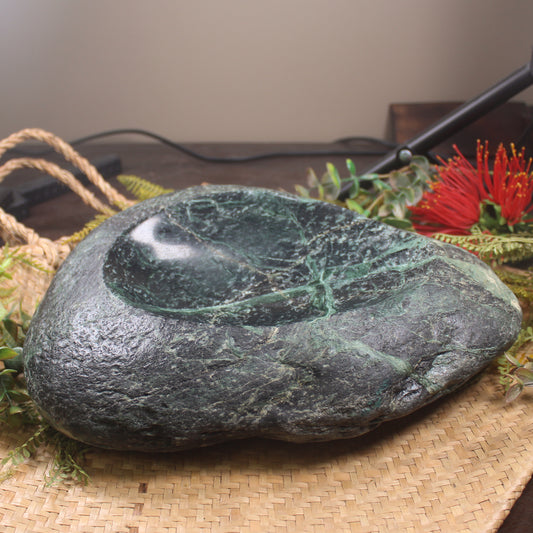 NZ Serpentine Bowl