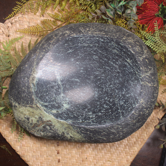 NZ Serpentine Bowl