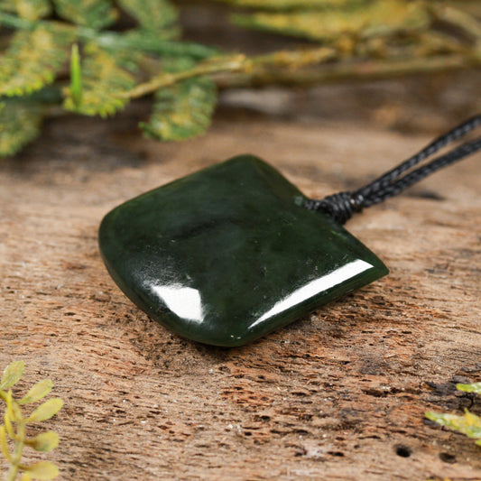 NZ Greenstone Small Freeform Toki Pendant (BT621) Kawakawa Pounamu