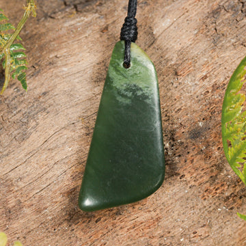 NZ Greenstone XSmall Freeform Pendant (BT627) Kawakawa Pounamu