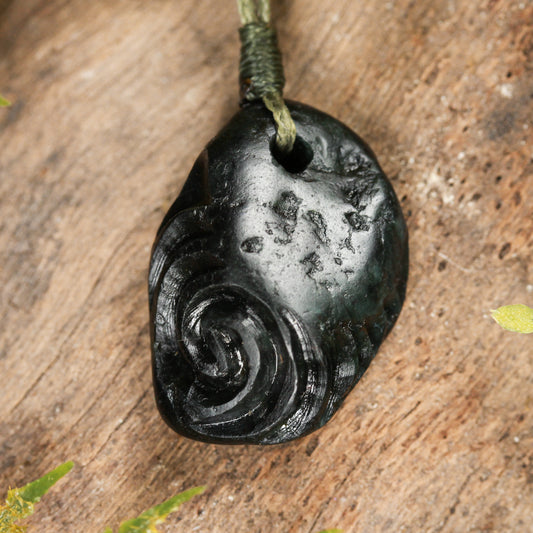NZ Serpentine XSmall Freeform Pendant (BT624)