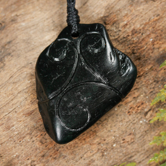 NZ Serpentine Small Freeform Pendant (BT637)