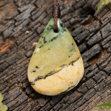 NZ Greenstone XSmall Freeform Roimata Pendant (BT643) Flower Jade Pounamu