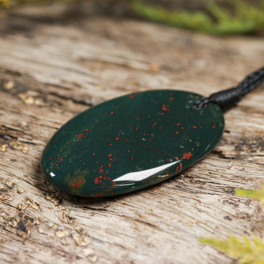 Blood Stone XSmall Freeform Roimata Pendant (BW357)