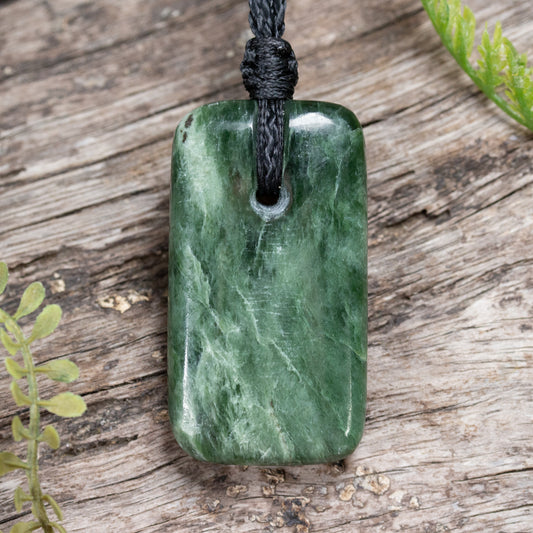 NZ Greenstone Small Freeform Toki Pendant Kawakawa Pounamu
