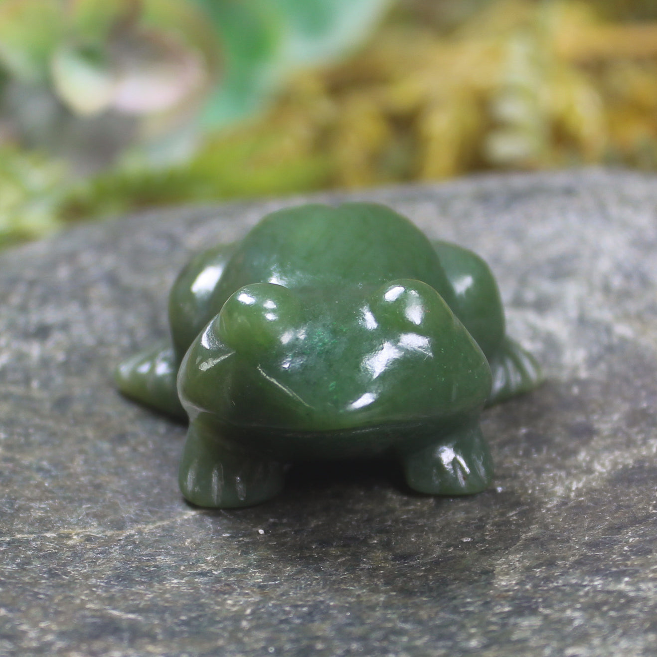 Kawakawa Pounamu Frog Sculpture