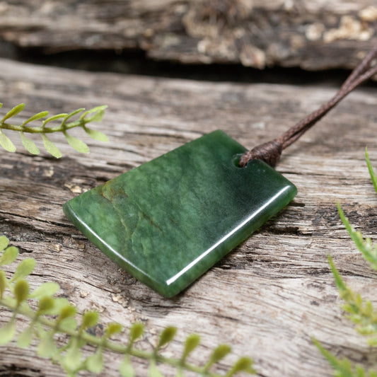 NZ Greenstone Small Freeform Toki Pendant Kawakawa Pounamu