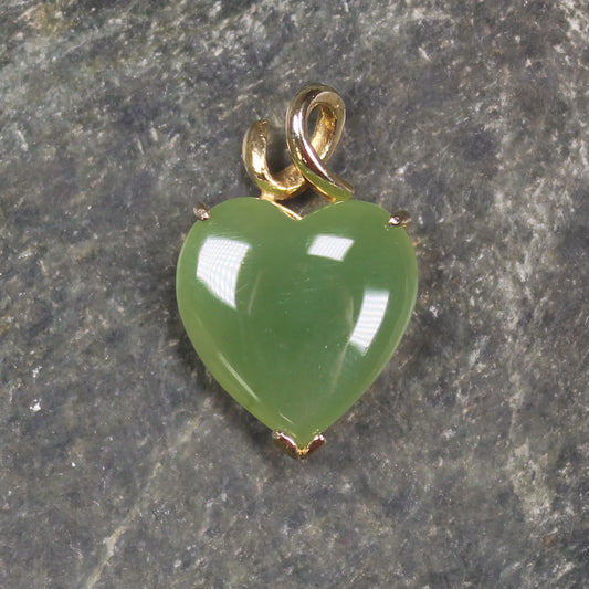 Hapopo Pounamu Heart pendant with gold plated setting