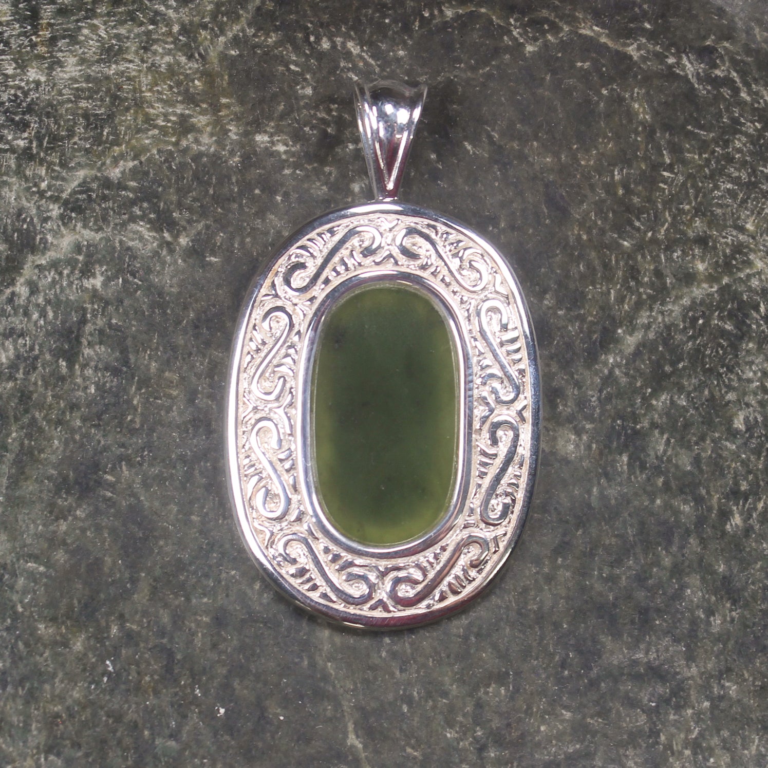 Hapopo Pounamu pendant set in Sterling Silver - NZ Greenstone
