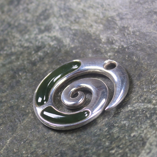 Kawakawa Pounamu pendant set in Sterling Silver - NZ Greenstone