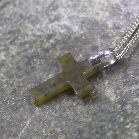 Rimu Pounamu pendant set in Sterling Silver - NZ Greenstone