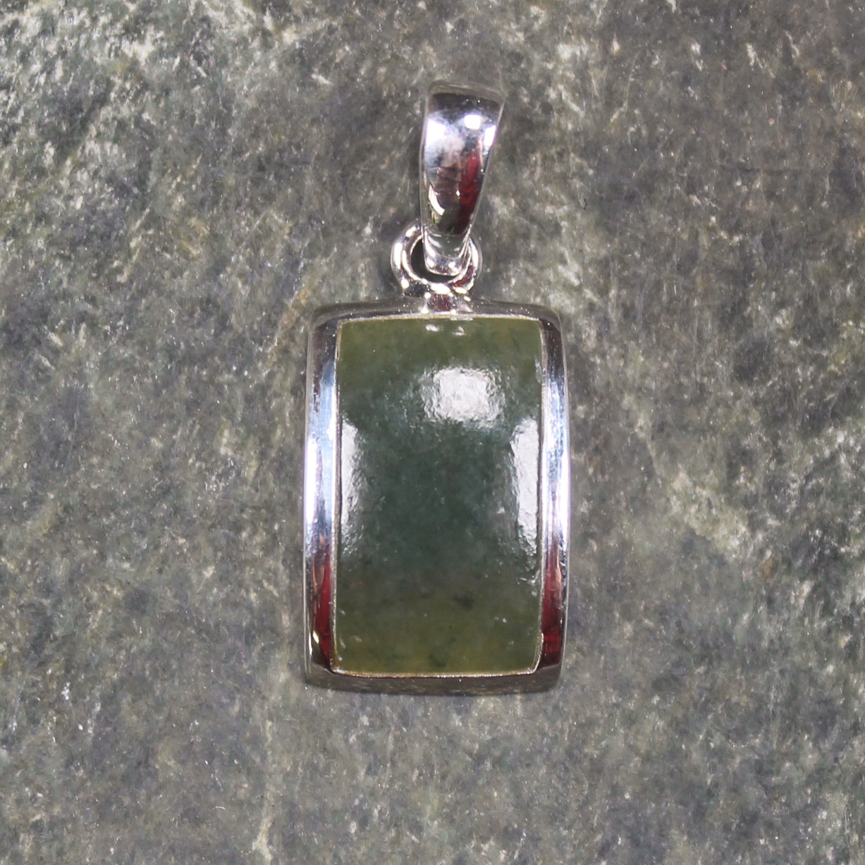 Rimu Pounamu pendant set in Sterling Silver - NZ Greenstone
