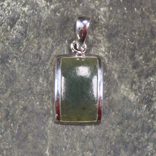 Rimu Pounamu pendant set in Sterling Silver - NZ Greenstone