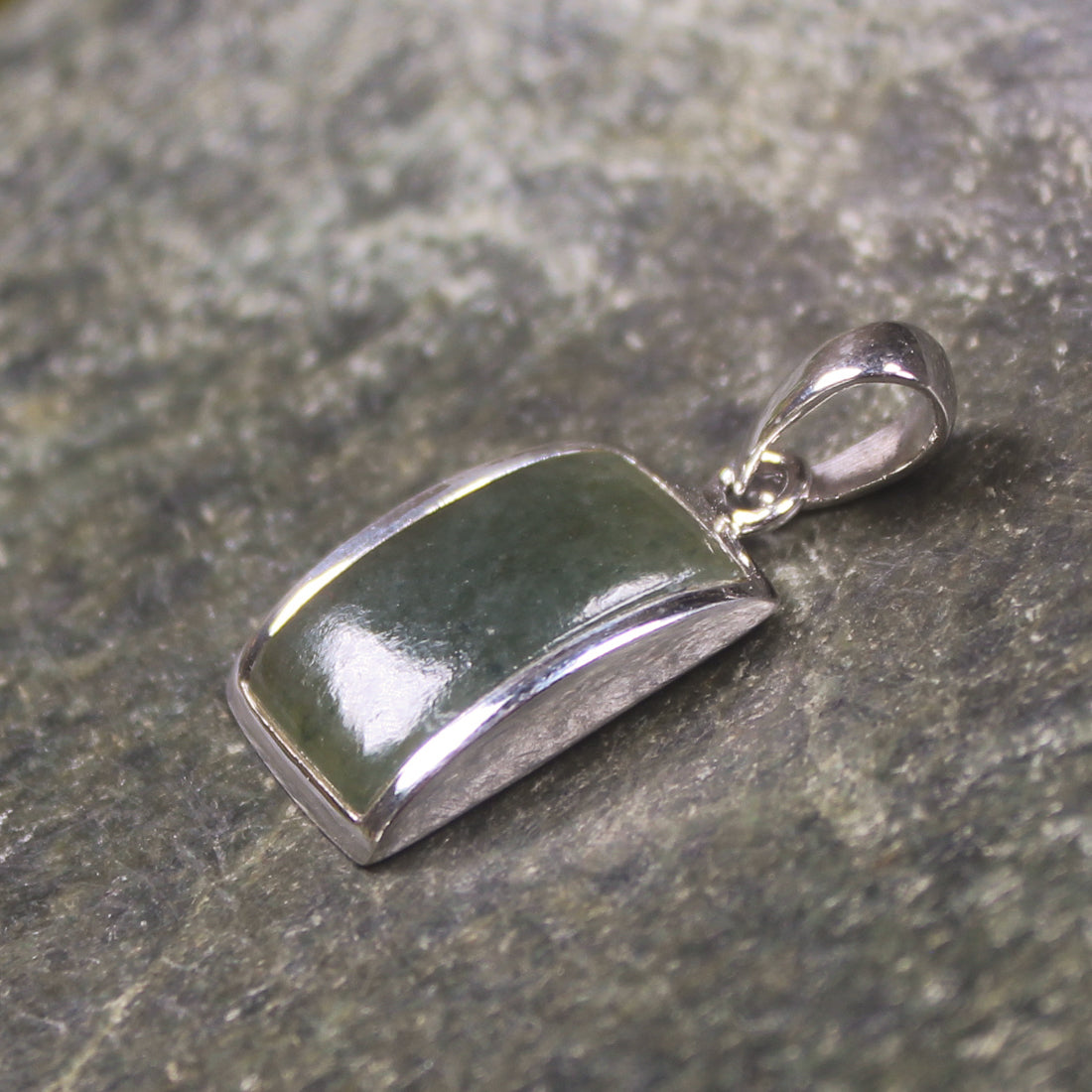 Rimu Pounamu pendant set in Sterling Silver - NZ Greenstone