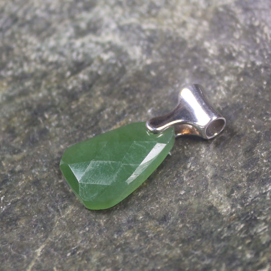 Hapopo Pounamu pendant set in Sterling Silver - NZ Greenstone