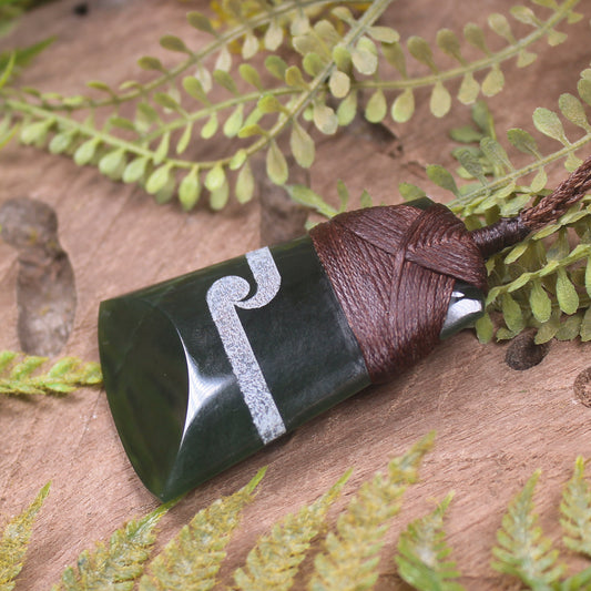 Kawakawa Pounamu Toki with Koru