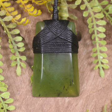 Tangiwai Pounamu Toki