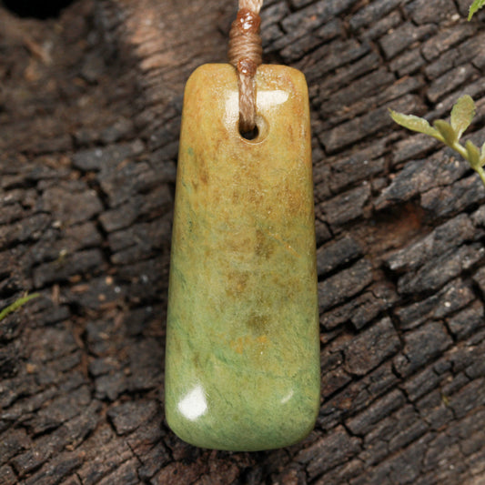NZ Greenstone Small Toki Pendant (BT682) Flower Jade Pounamu