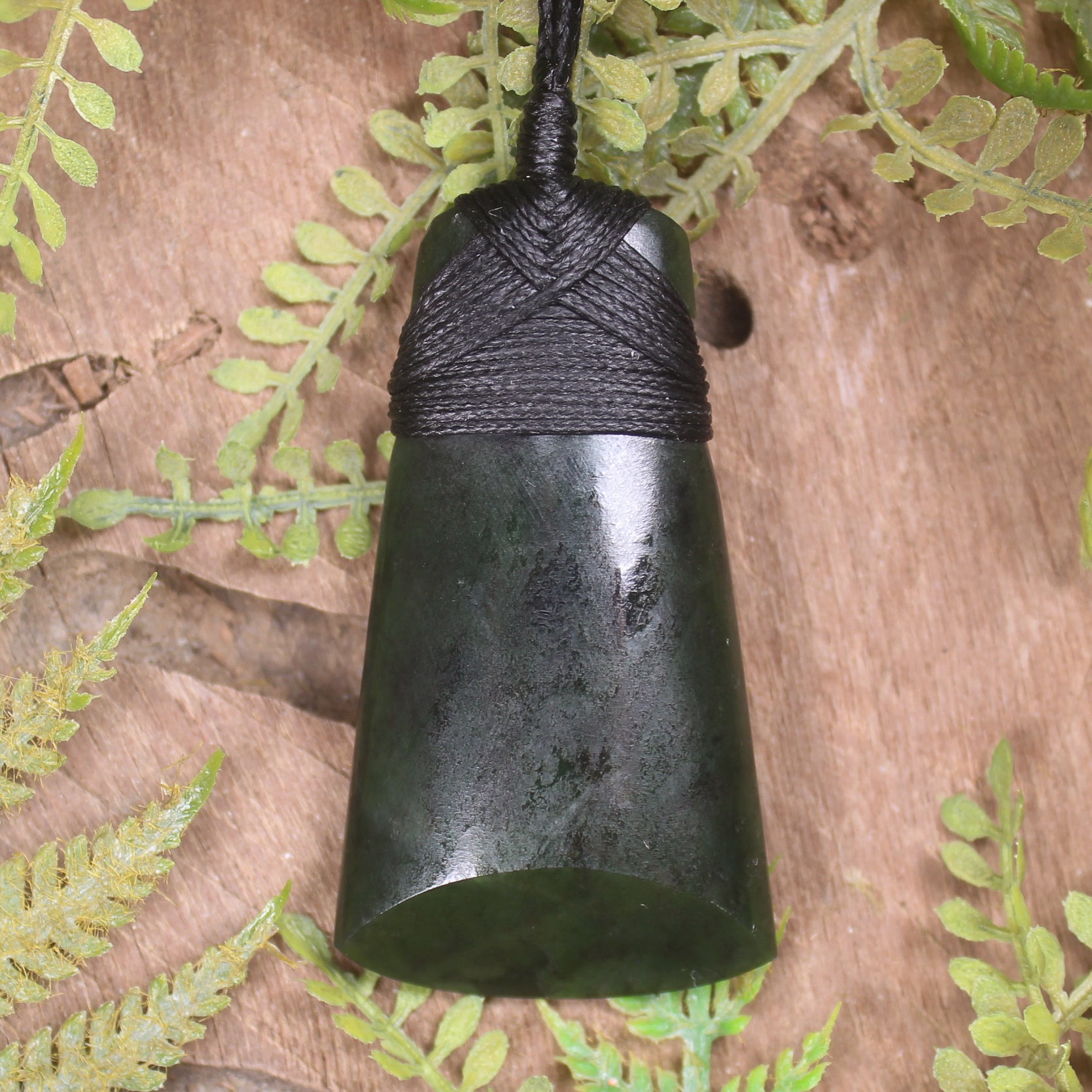 Rimu Pounamu Toki Pendant - NZ Greenstone