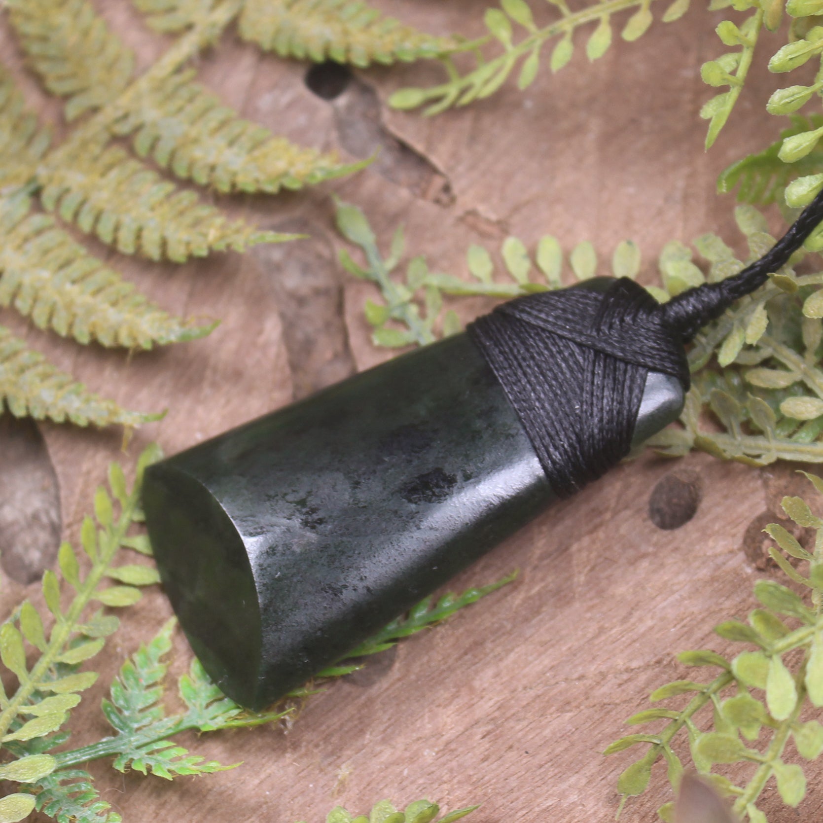 Rimu Pounamu Toki Pendant - NZ Greenstone