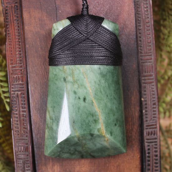 Flower Jade Pounamu Toki Pendant - NZ Greenstone