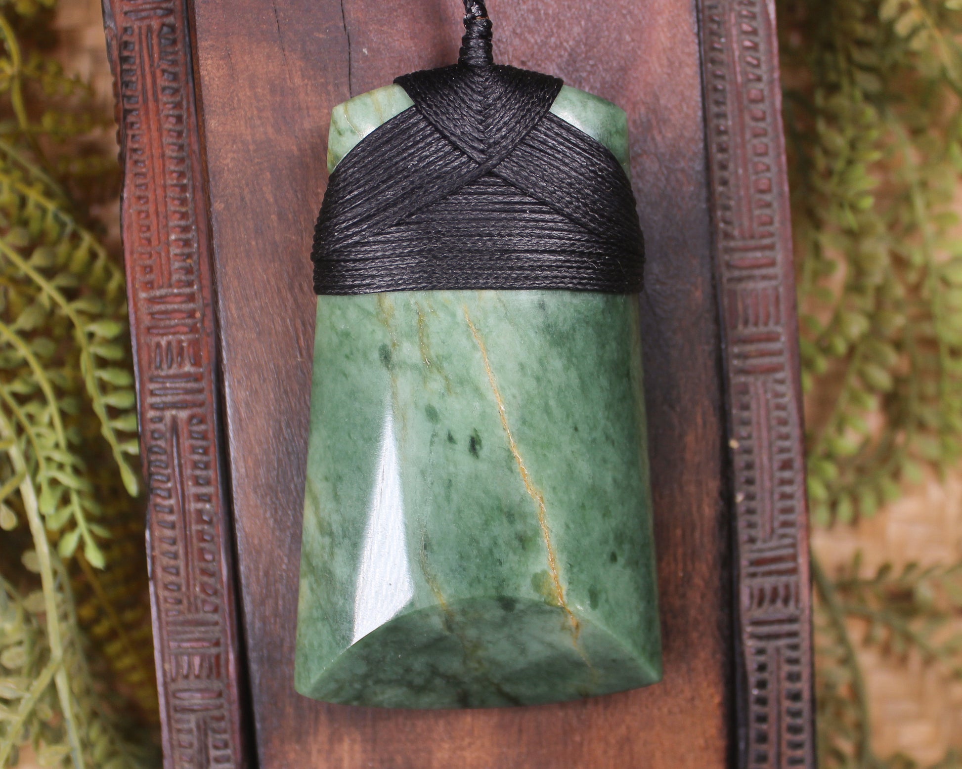 Flower Jade Pounamu Toki Pendant - NZ Greenstone