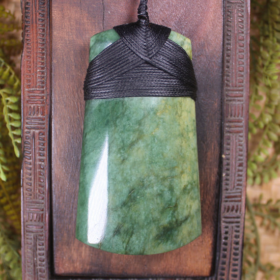 Flower Jade Pounamu Toki Pendant - NZ Greenstone