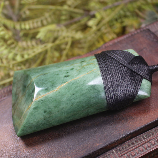 Flower Jade Pounamu Toki Pendant - NZ Greenstone