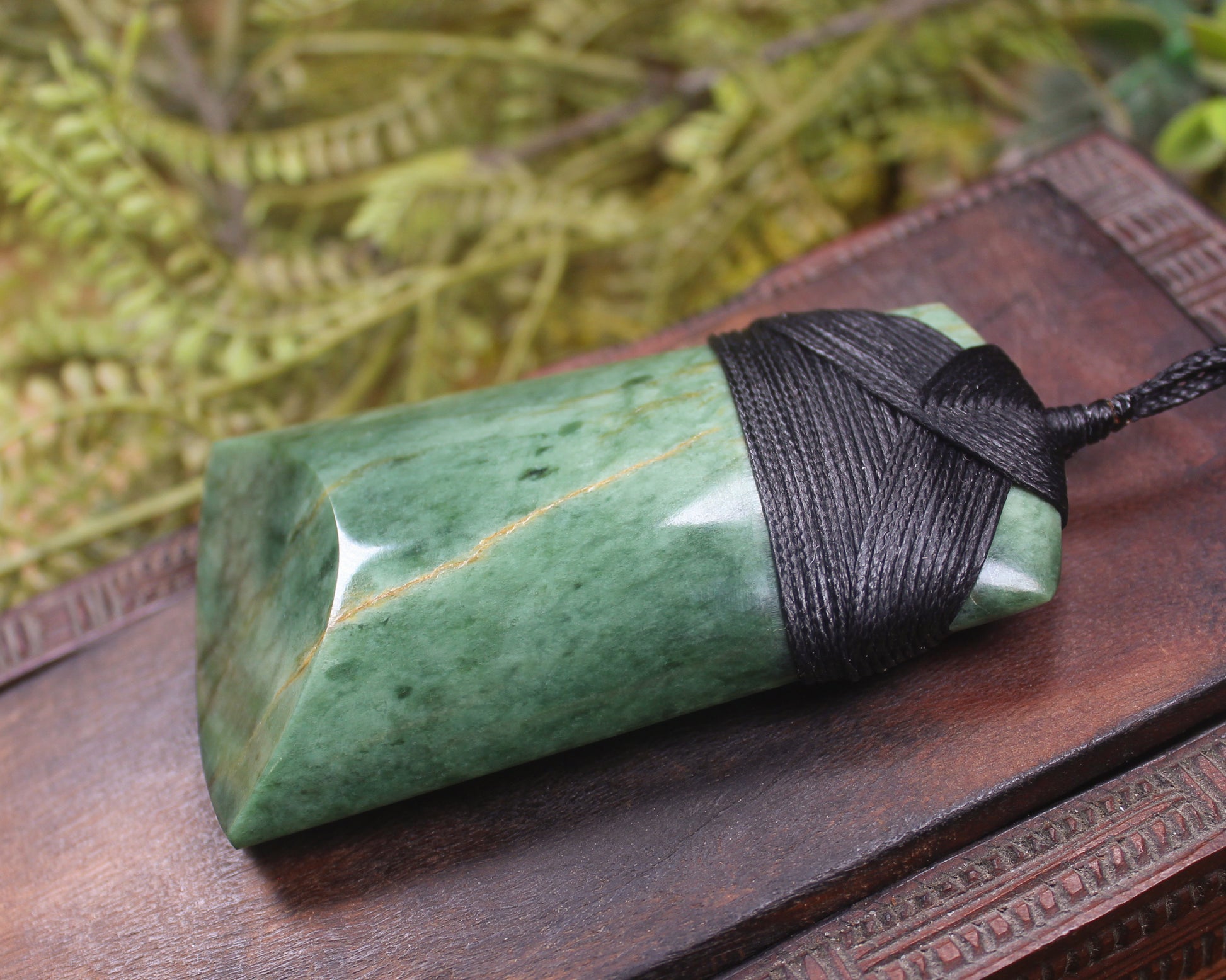 Flower Jade Pounamu Toki Pendant - NZ Greenstone