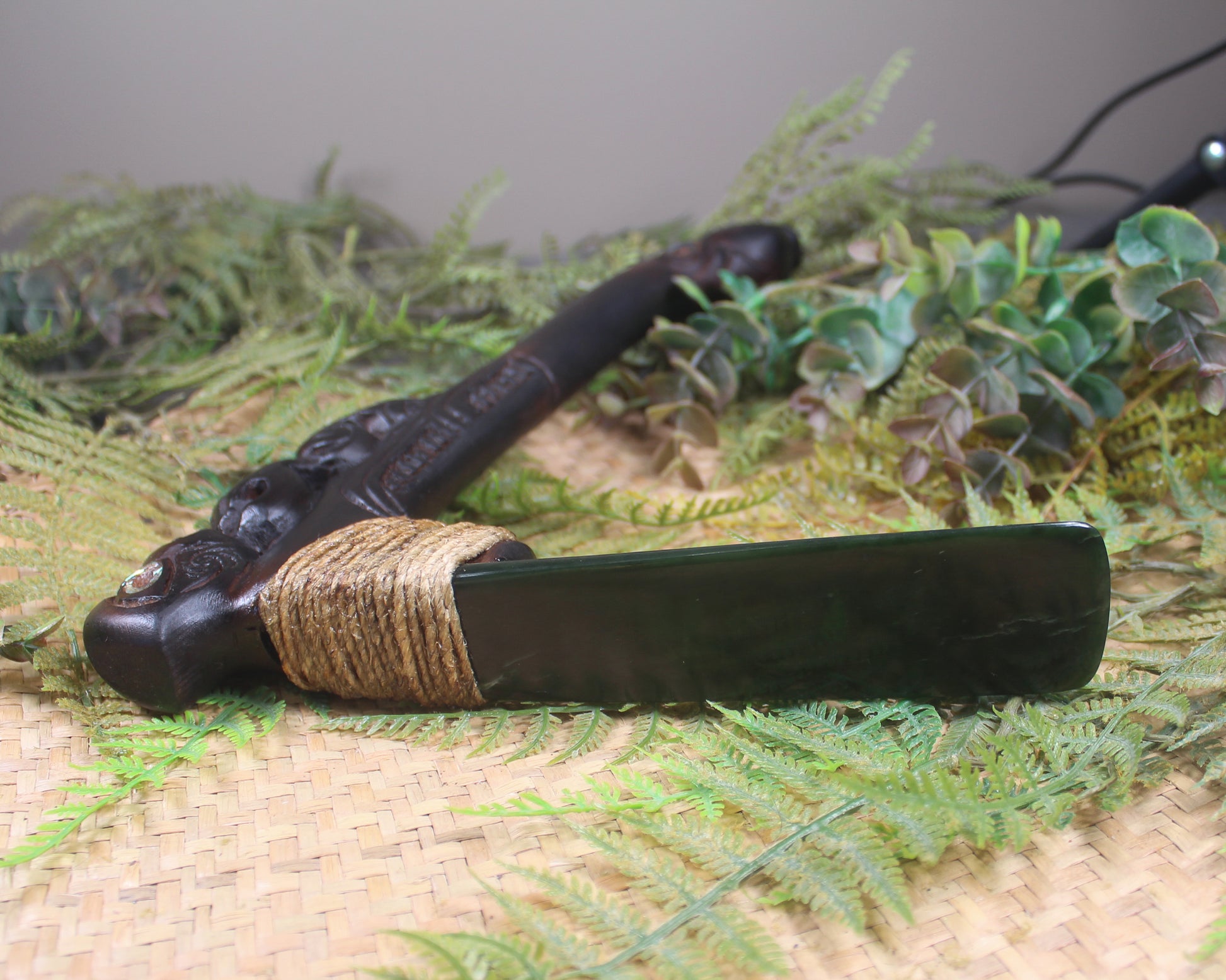 Kawakawa Pounamu Toki Poutangata