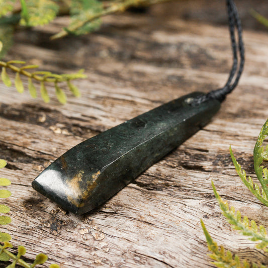 NZ Greenstone Small Freeform Toki Pendant (BT727) Kawakawa Pounamu