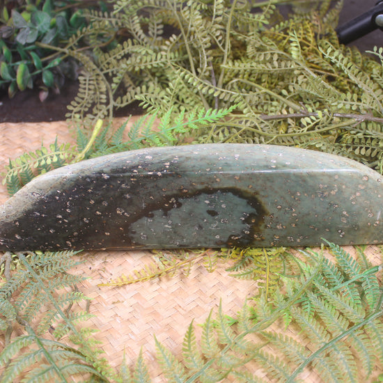 Freeform Serpentine Pounamu Sculpture - NZ Greenstone