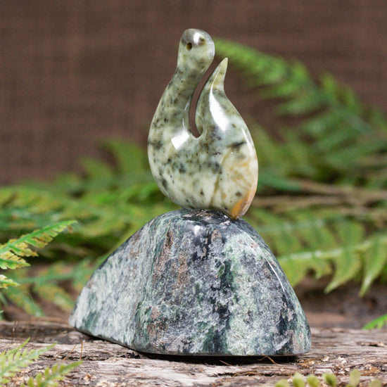 Pounamu matau sculpture - NZ Greenstone
