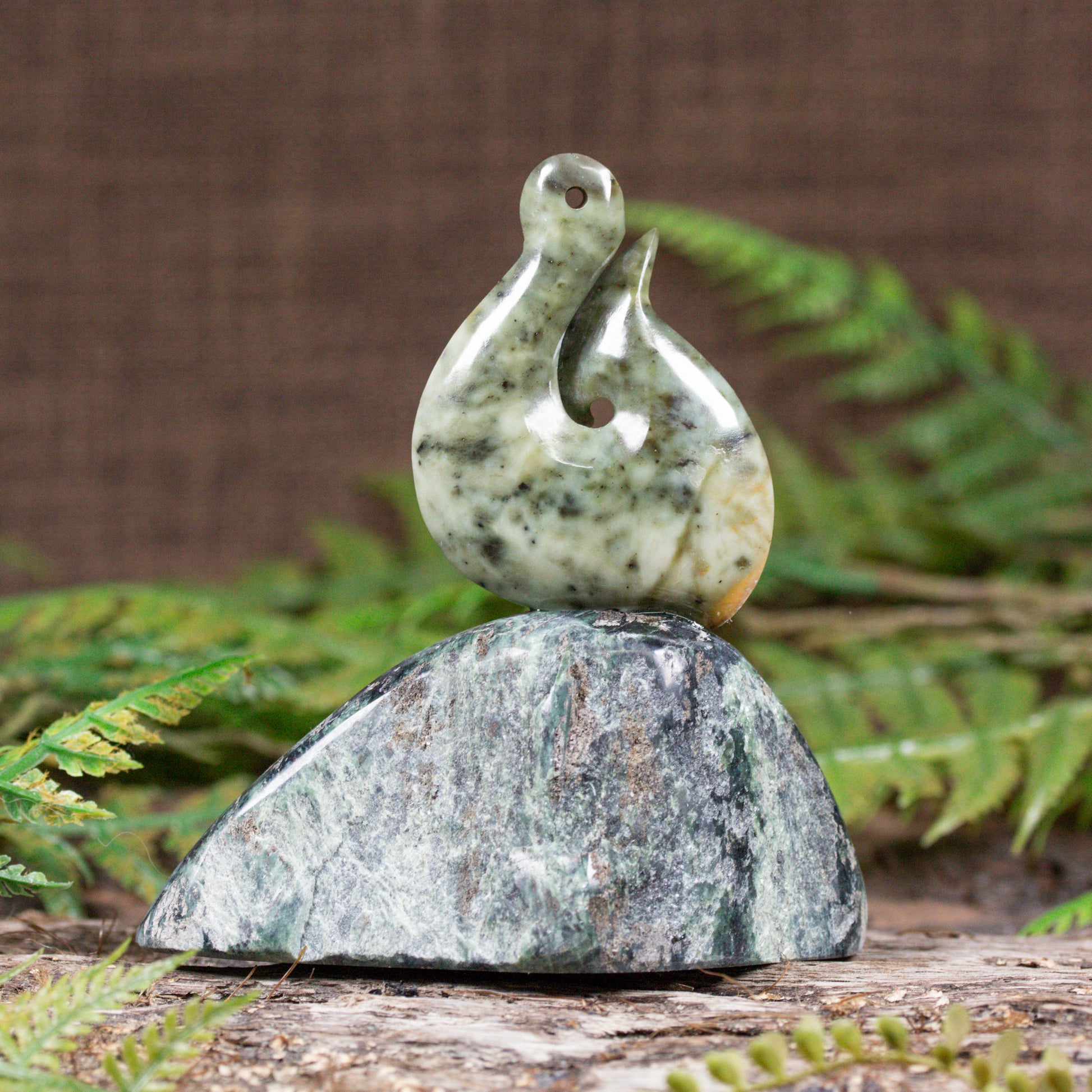 Pounamu matau sculpture - NZ Greenstone