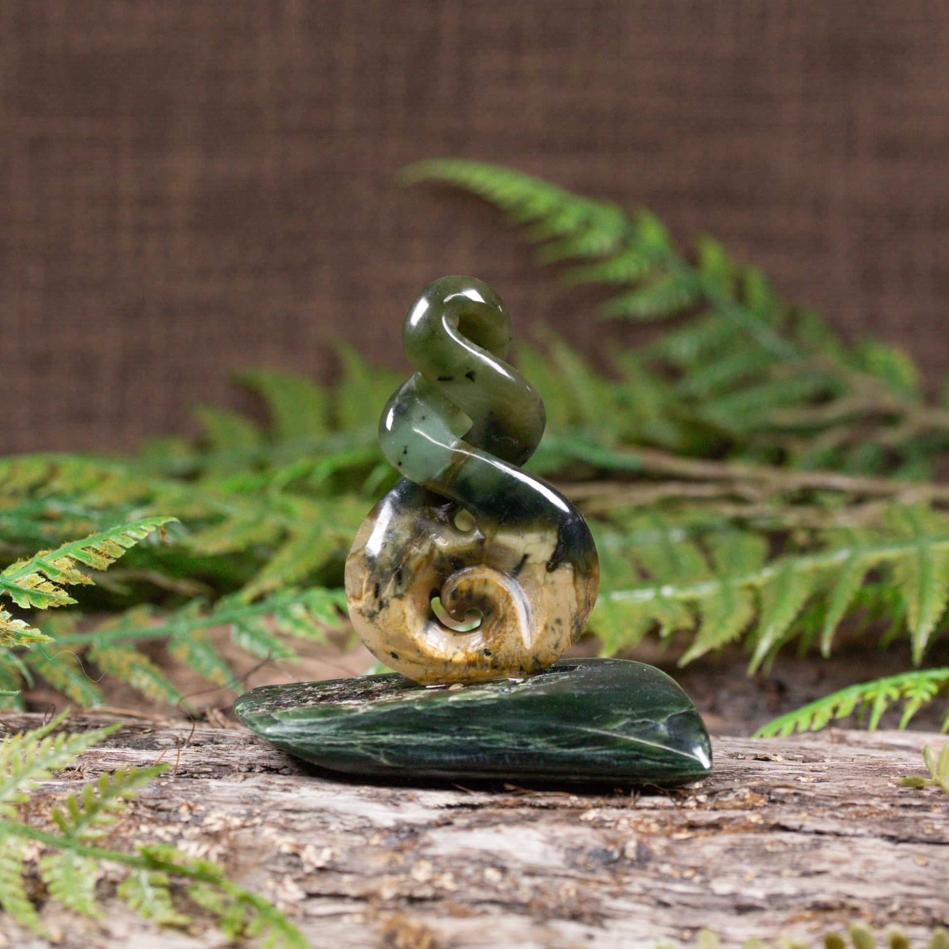 Koru twist pounamu sculpture - NZ Greenstone
