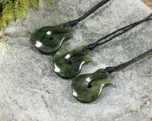 NZ Greenstone Small Hei Matau Pendant (BM683) Rimu Pounamu
