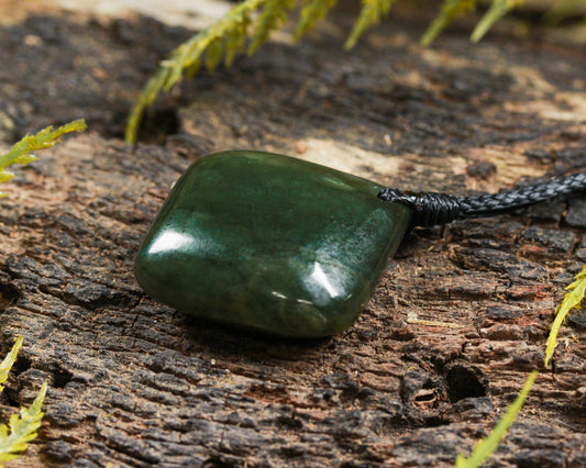 NZ Greenstone Small Freeform Pendant (BN009) Kawakawa Pounamu