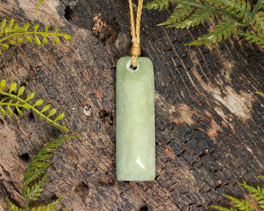 NZ Greenstone Small Freeform Toki Pendant (BN575) Hapopo Pounamu