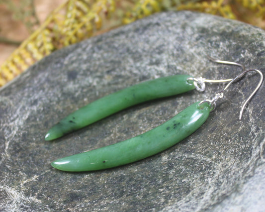 Huia Beak earrings carved from Hapopo Pounamu - NZ Greenstone