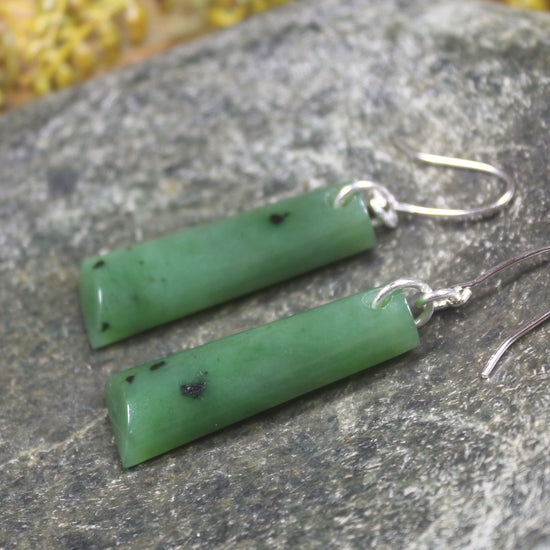 Toki Earrings carved from Hapopo Pounamu - NZ Greenstone