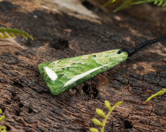 NZ Greenstone Small Freeform Toki Pendant (BN579) Flower Jade Pounamu