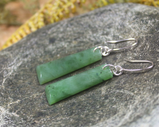 Toki Earrings carved from Hapopo Pounamu - NZ Greenstone