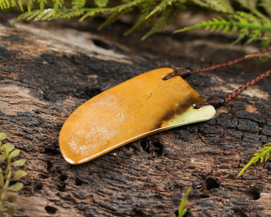 NZ Greenstone Medium Freeform Niho Taniwha Tooth Pendant (BN019) Flower Jade Pounamu
