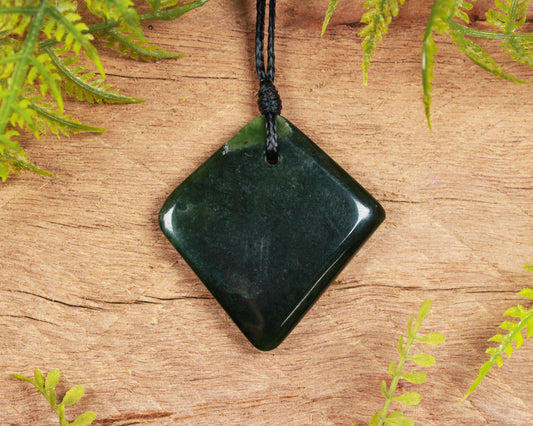 NZ Greenstone Small Freeform Pendant (BN601) Kawakawa Pounamu